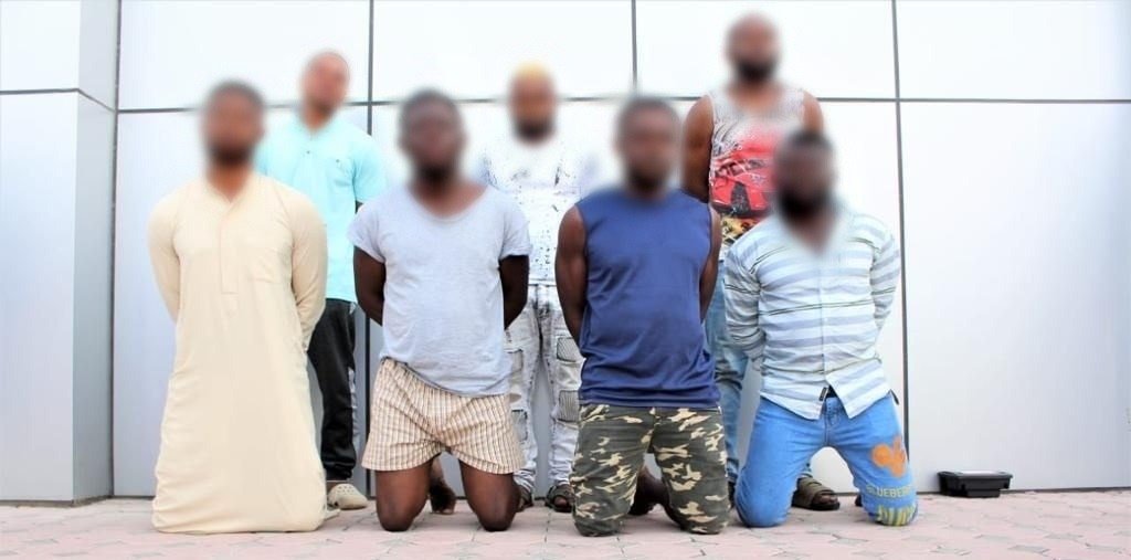 الإمارات.. .ضبط المتشاجرين في المقطع المنتشر عبر مواقع التواصل الاجتماعي الإمارات.. .ضبط المتشاجرين في المقطع المنتشر عبر مواقع التواصل الاجتماعي