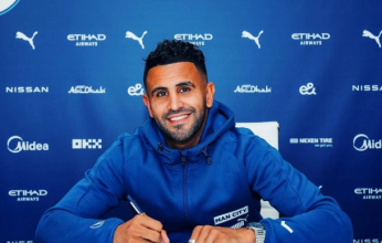 رسميًا.. مانشستر سيتي يعلن تمديد عقد رياض محرز حتى 2025