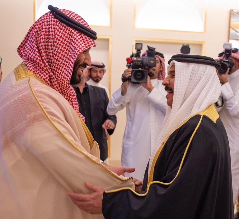 ملك البحرين يصل السعودية للمشاركة في قمة جدة ملك البحرين يصل السعودية للمشاركة في قمة جدة