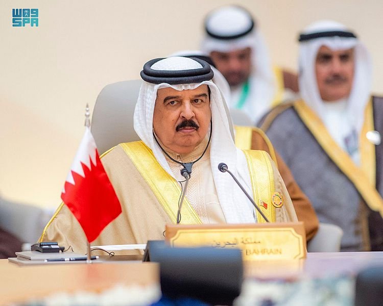 ملك البحرين في قمة جدة: آن الأوان لتوحيد الجهود لوقف التدخلات في شؤون الدول ملك البحرين في قمة جدة: آن الأوان لتوحيد الجهود لوقف التدخلات في شؤون الدول