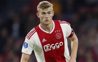 دي ليخت رسميا لاعبا في نادي بايرن ميونخ الالماني