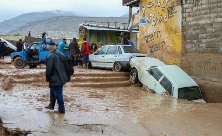 وفاة 56 شخصا في إيران جراء السيول وفاة 56 شخصا في إيران جراء السيول