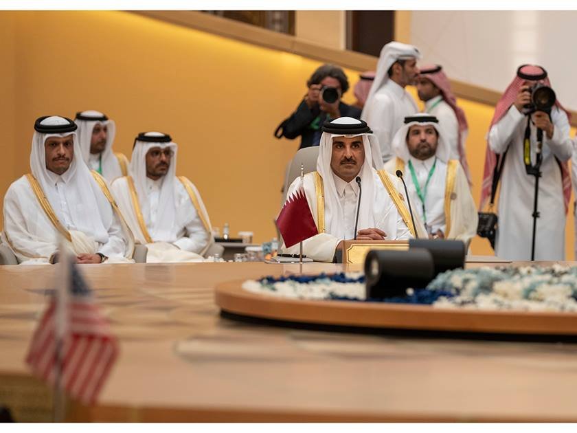أمير قطر يتطلع إلى دور فعال لأمريكا في الدعوة إلى مفاوضات جادة لتسوية القضية الفلسطينية أمير قطر يتطلع إلى دور فعال لأمريكا في الدعوة إلى مفاوضات جادة لتسوية القضية الفلسطينية