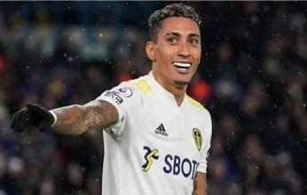رسميا.. برشلونة يحسم صفقة رافينها لاعب ليدز يونايتد