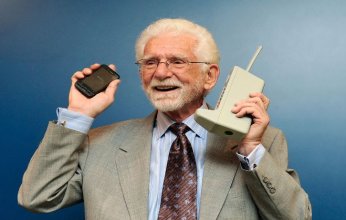 نصيحة من مخترع أول جوال في العالم لمستخدمي الهواتف