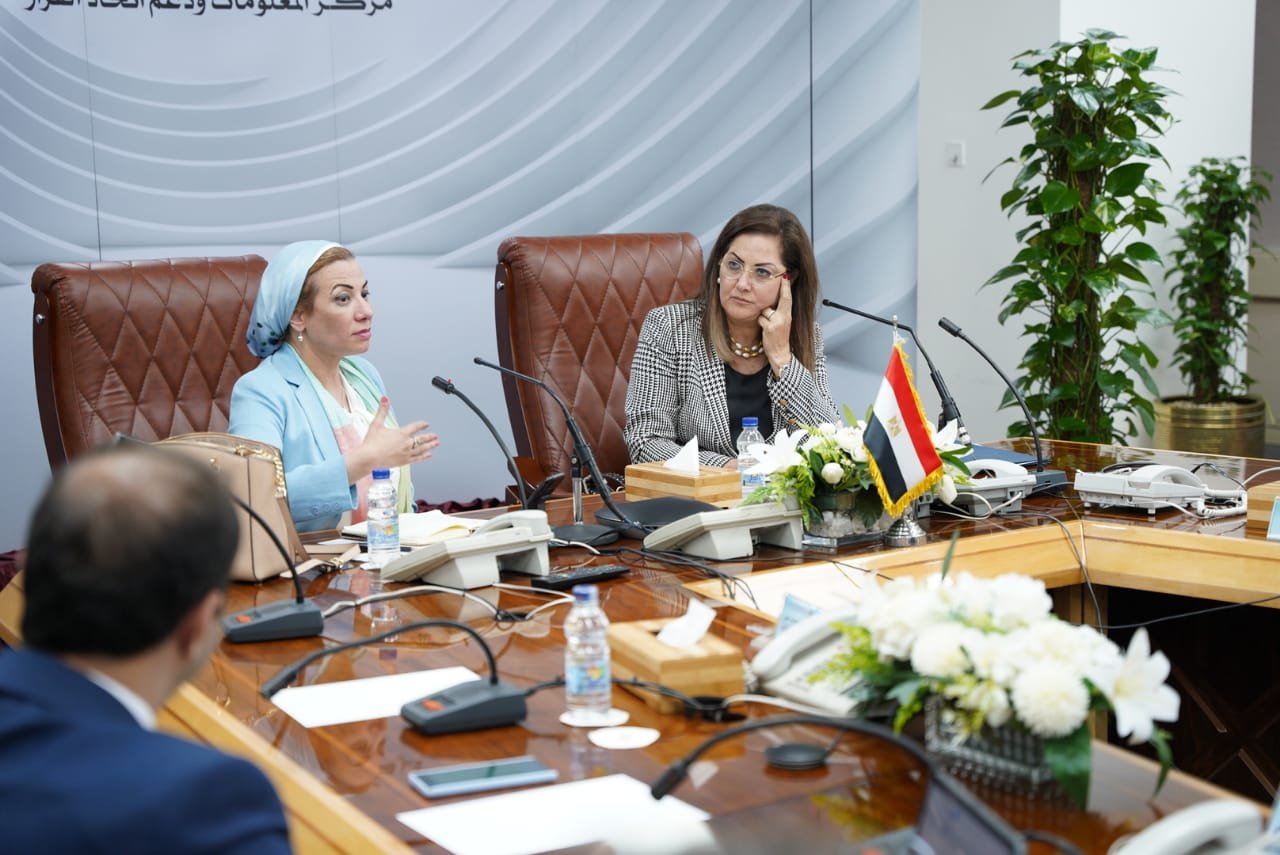 وزيرتا التخطيط والبيئة بمصر تتابعان الأعمال الخاصة بتجهيزات استضافة مصر لمؤتمر المناخ COP27 وزيرتا التخطيط والبيئة بمصر تتابعان الأعمال الخاصة بتجهيزات استضافة مصر لمؤتمر المناخ COP27
