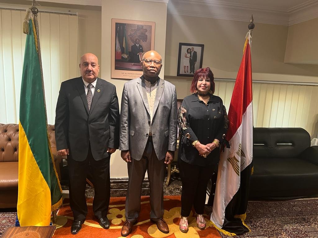 سفير الجابون" بالقاهرة يستقبل وفد اتحاد المستثمرات العرب لبحث بناء جسور التعاون المشترك سفير الجابون" بالقاهرة يستقبل وفد اتحاد المستثمرات العرب لبحث بناء جسور التعاون المشترك
