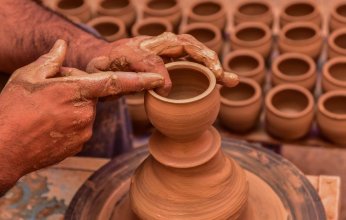 فوائد صحية لشرب الماء فى الاوانى الفخارية