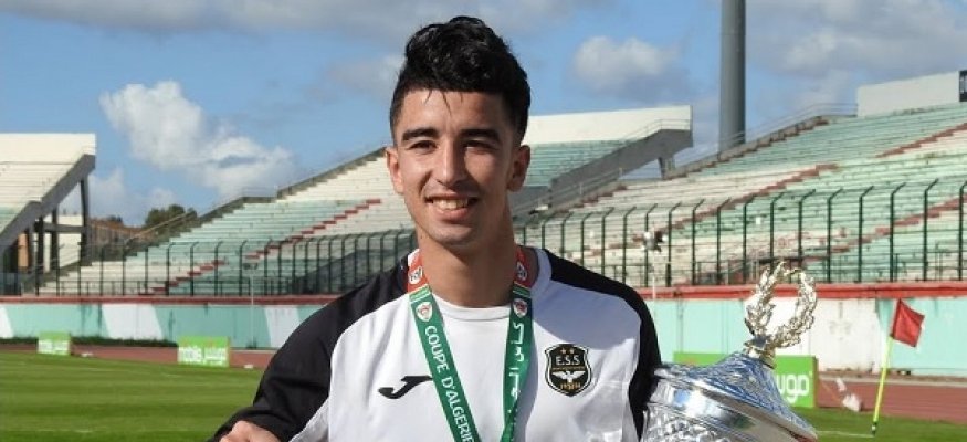 مدرب لوجانو السويسري يغير مركز اللاعب الجزائري الدولي محمد الأمين عمورة مدرب لوجانو السويسري يغير مركز اللاعب الجزائري الدولي محمد الأمين عمورة