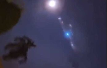 بالفيديو.. لحظة سقوط حطام الصاروخ الصينى فى ماليزيا