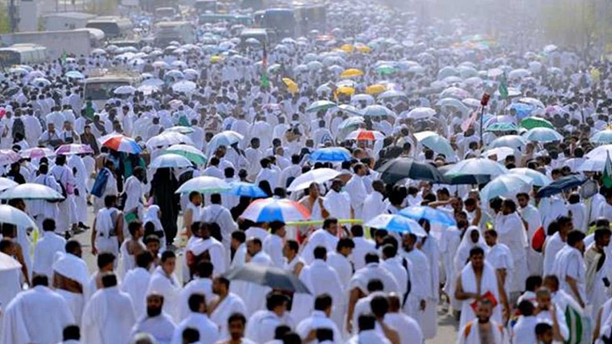 مشاعر الفرح تغمر ضيوف الرحمن لحظة وصولهم المملكة وسط ترحيب كبير وخدمات متميزة مشاعر الفرح تغمر ضيوف الرحمن لحظة وصولهم المملكة وسط ترحيب كبير وخدمات متميزة