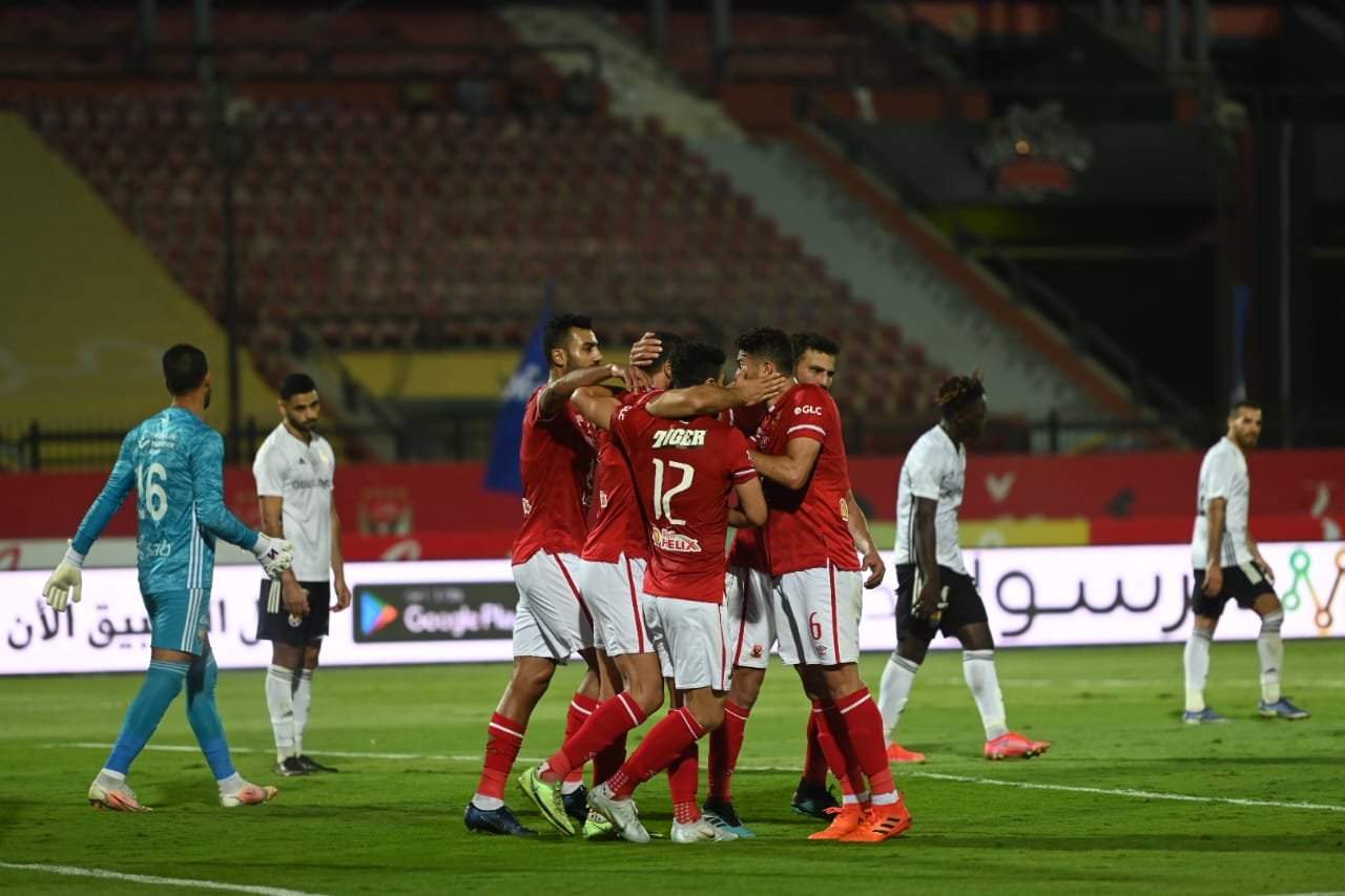 الأهلي المصري يفوز على الجونة بثنائية في الدوري الممتاز الأهلي المصري يفوز على الجونة بثنائية في الدوري الممتاز