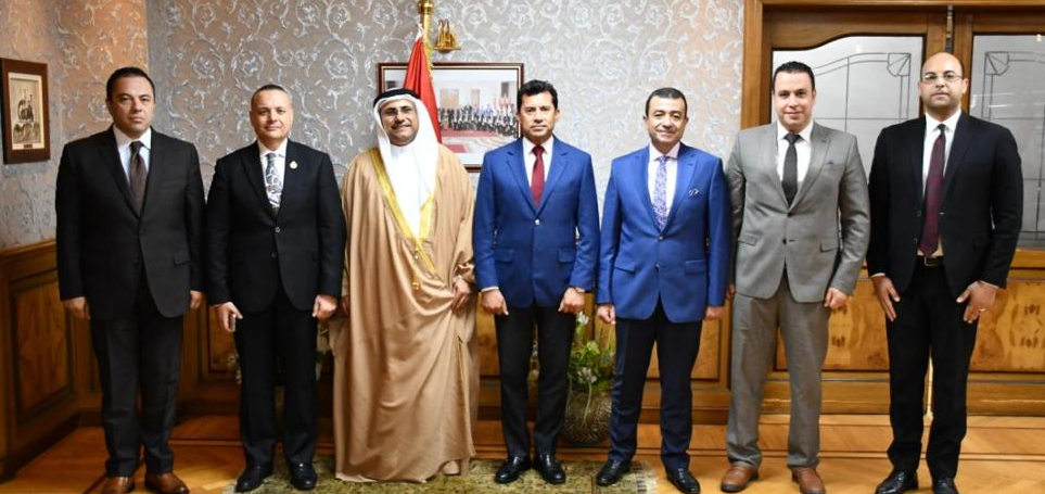وزير الشباب المصري يشيد بمبادرات وبرامج البرلمان العربي وزير الشباب المصري يشيد بمبادرات وبرامج البرلمان العربي