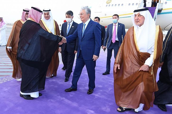 رئيس جمهورية كازاخستان يصل جدة رئيس جمهورية كازاخستان يصل جدة