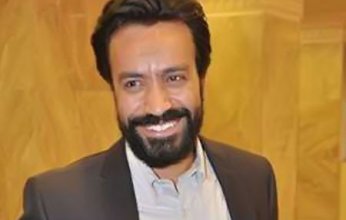 زوجة الفنان سامح حسين تكشف تطورات حالته الصحية.. ماذا قالت؟