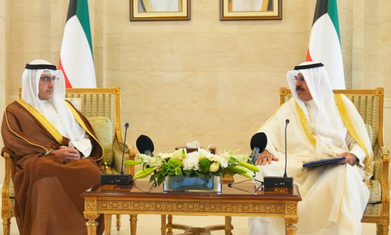 رئيس مجلس الوزراء الكويتي يستقبل وزير الخارجية ورؤساء البعثات الدبلوماسية والقنصلية الجدد رئيس مجلس الوزراء الكويتي يستقبل وزير الخارجية ورؤساء البعثات الدبلوماسية والقنصلية الجدد