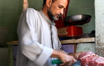 جزار الغلابة ينصح المضحيين بالجملى ويؤكد أن ارتفاع أسعار اللحوم نتيجة ارتفاع الدولار والأعلاف