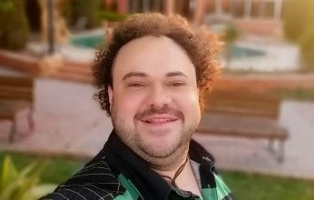 مدحت تيخا يهنئ تامر حسني بإطلاق أغاني البومه الجديدة"عشأنجي"