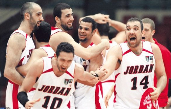 منتخب الأردن لكرة السلة إلى نهائي كأس آسيا بعد فوزه على إيران 91-76 منتخب الأردن لكرة السلة إلى نهائي كأس آسيا بعد فوزه على إيران 91-76