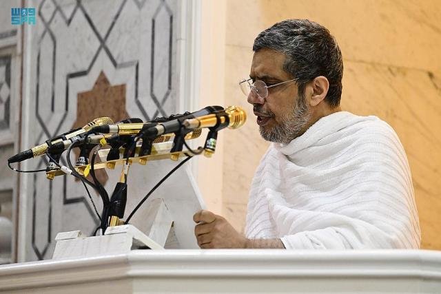 خطيب عرفة يدعو المسلمين إلى البعد عن كل ما يؤدي إلى التنافر والبغضاء والفرقة خطيب عرفة يدعو المسلمين إلى البعد عن كل ما يؤدي إلى التنافر والبغضاء والفرقة