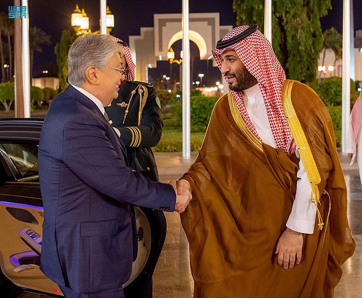 ولي العهد السعودي يبحث مع رئيس كازاخستان تعزيز العلاقات بين البلدين ولي العهد السعودي يبحث مع رئيس كازاخستان تعزيز العلاقات بين البلدين