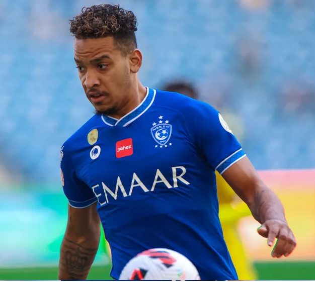 الهلال السعودي يتمسك ببقاء لاعبه البرازيلي ماتيوس بيريرا الهلال السعودي يتمسك ببقاء لاعبه البرازيلي ماتيوس بيريرا