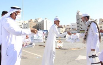 شؤون الحجاج الإماراتي يوزع 40ألف وجبة على روح الشيخ زايد بالمدينة المنورة