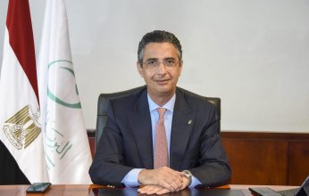 تجديد تعيين شريف فاروق رئيسا للبريد المصري