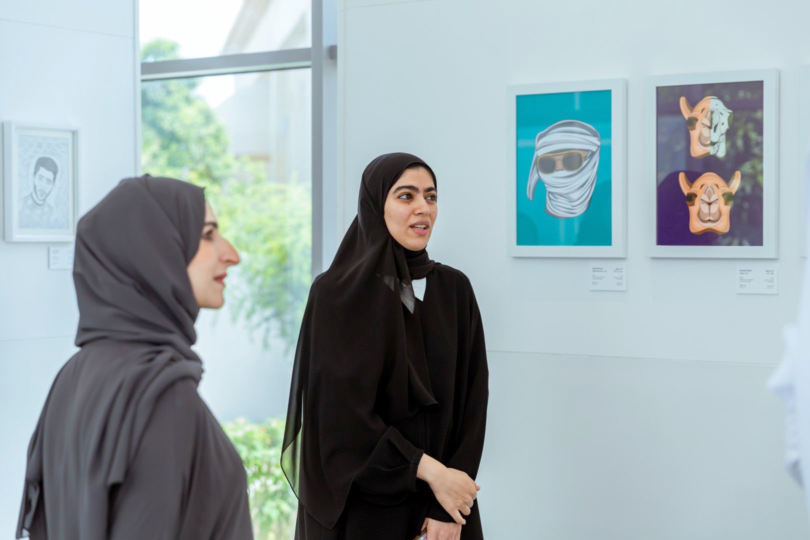معرض "من - إلى" بمكتبة الصفا للفنون والتصميم يحتفي بإبداعات مواهب "دبي للثقافة" معرض "من - إلى" بمكتبة الصفا للفنون والتصميم يحتفي بإبداعات مواهب "دبي للثقافة"
