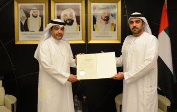 القنصل العام الكويتي لدى دبي والإمارات الشمالية يقدم أوراق اعتماده