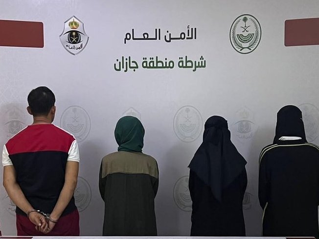 السعودية.. ضبط مقيم ومقيمة امتهنا تمكين عاملات المنازل من الهرب والعمل لحسابهن الخاص السعودية.. ضبط مقيم ومقيمة امتهنا تمكين عاملات المنازل من الهرب والعمل لحسابهن الخاص
