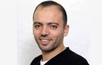 الأسير الفلسطيني «عواودة» يعلق إضرابه عن الطعام