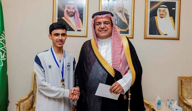 محافظ حفر الباطن يستقبل طلاب جمعية تراؤف الحاصلين على المركز الأول في الأولمبياد الوطني محافظ حفر الباطن يستقبل طلاب جمعية تراؤف الحاصلين على المركز الأول في الأولمبياد الوطني