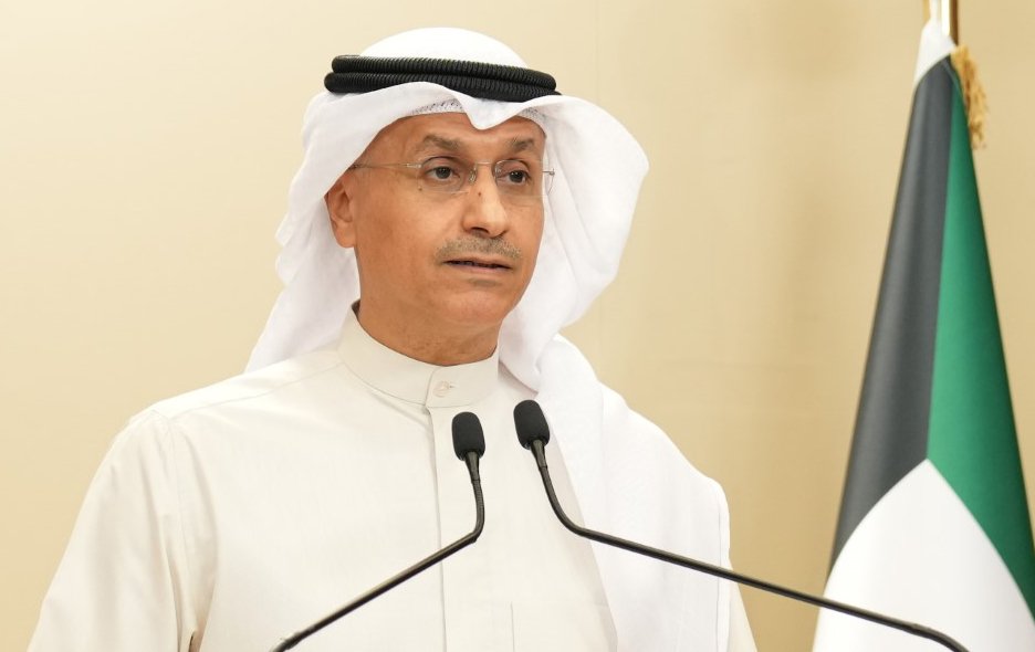 الحكومة الكويتية تنفي ما يتم تداوله عن طلب رئيس الوزراء عقد لقاء مع أعضاء المحكمة الدستورية الحكومة الكويتية تنفي ما يتم تداوله عن طلب رئيس الوزراء عقد لقاء مع أعضاء المحكمة الدستورية