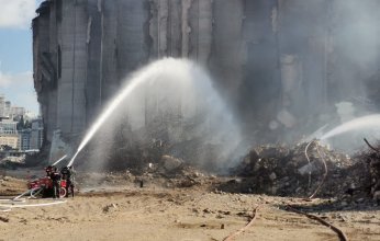 انهيار جزء جديد من صوامع الحبوب في مرفأ بيروت