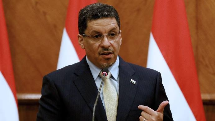 اليمن يتضامن مع السعودية تجاه كل ما يهدد أمنها واستقرارها اليمن يتضامن مع السعودية تجاه كل ما يهدد أمنها واستقرارها
