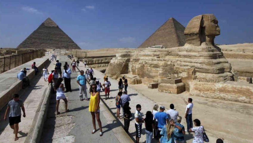 الحكومة المصرية تنفي تعديل القانون الخاص بتنظيم عمل شركات السياحة الحكومة المصرية تنفي تعديل القانون الخاص بتنظيم عمل شركات السياحة