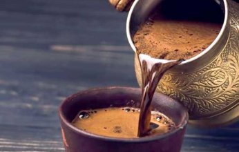 شرب القهوة على معدة فارغة يسبب التهاب المعدة