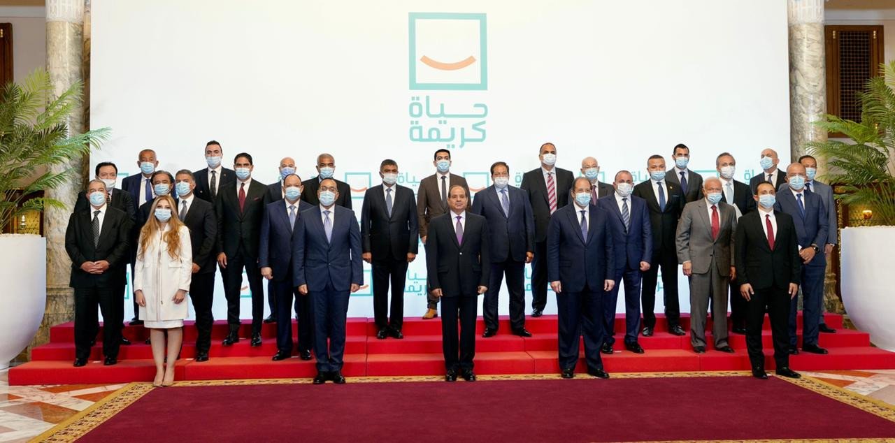 رجال الاعمال في مصر يطالبون بعقد لقاء سريع مع الرئيس بسبب وقف البنوك للاعتمادات المستندية رجال الاعمال في مصر يطالبون بعقد لقاء سريع مع الرئيس بسبب وقف البنوك للاعتمادات المستندية