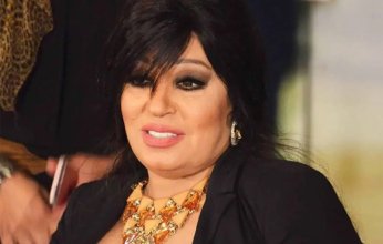 أول ظهور لفيفي عبده بعد إطلالتها بالإسدال على البحر