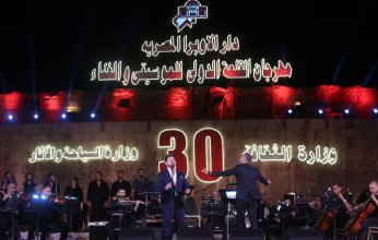 هاني شاكر ونادية مصطفى يشعلان حفلات مهرجان القلعة.. صور