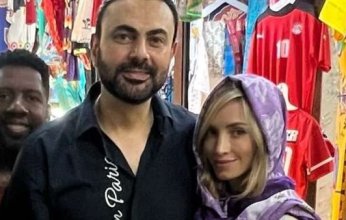 محمد كريم مع أبطال فيلم «A Day to Die» في شارع المعز