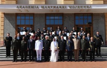 تخريج 17 طالبا ضابطا كويتيا من الأكاديمية البحرية البولندية