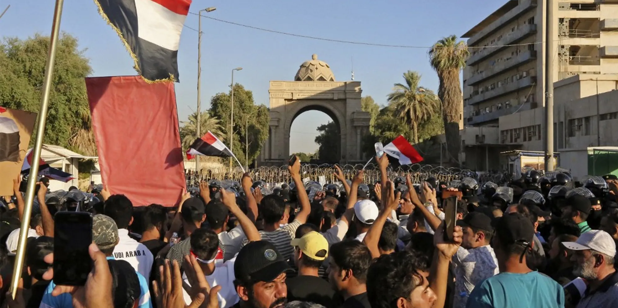 العراق: العشائر تطلق "ثورة التغيير".. .والقوى السياسية تدعو التيار الصدري للحوار العراق: العشائر تطلق "ثورة التغيير".. .والقوى السياسية تدعو التيار الصدري للحوار
