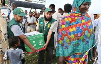 مركز الملك سلمان للإغاثة يوزع مساعدات إغاثية للمتضررين من الفيضانات بالسودان