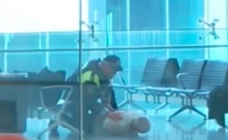 القبض على مسلح أطلق النار بمطار كانبيرا الاسترالي القبض على مسلح أطلق النار بمطار كانبيرا الاسترالي
