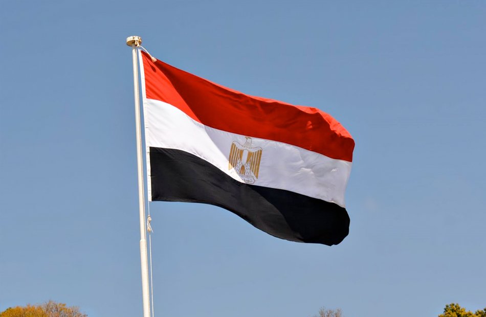 بعد غرق سفينتهم.. إعادة 8 بحارة مصريين من بور سودان بعد غرق سفينتهم.. إعادة 8 بحارة مصريين من بور سودان