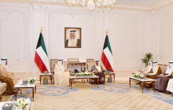 ولي العهد الكويتي يتلقى رسالة شفوية من نظيره البحريني