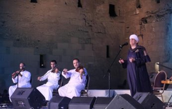 تجليات روحانية لياسين التهامى وسط مريديه في مهرجان القلعة للموسيقي