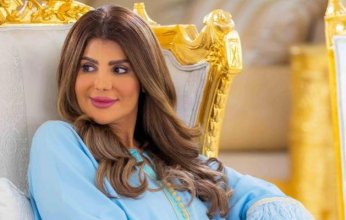 إلهام فضالة ترد على جدل استبدالها بهدى حسين في مسرحية «الطابق الثاني»